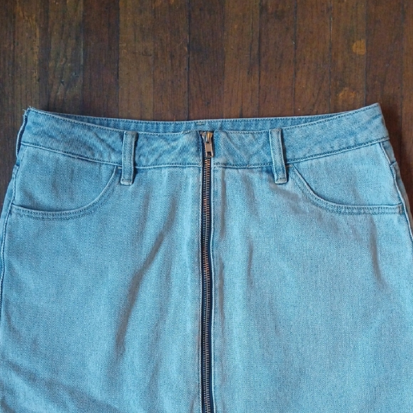 Kendall & Kylie Light Blue Denim Mini Skirt - Picture 3 of 11